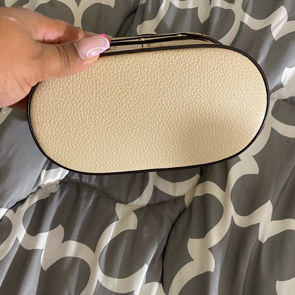 Coach Bag - Picture 3 of 5